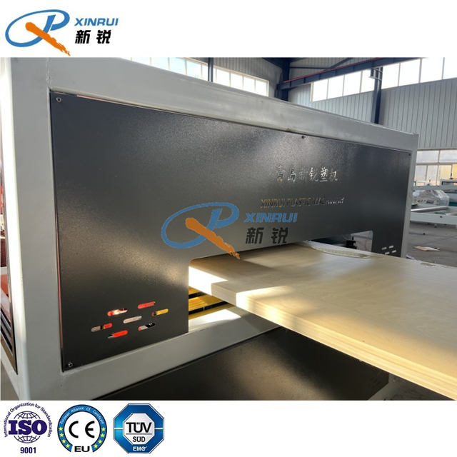 ПВХ WPC WPC Деревянная пластиковая полая дверная машина